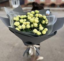 Букет Белые кустовые розы Солинеро в Важины