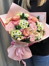 Букет нежные объятья в Важины Букет цветов из: Гвоздики, Розы и Хризантемы в Важины